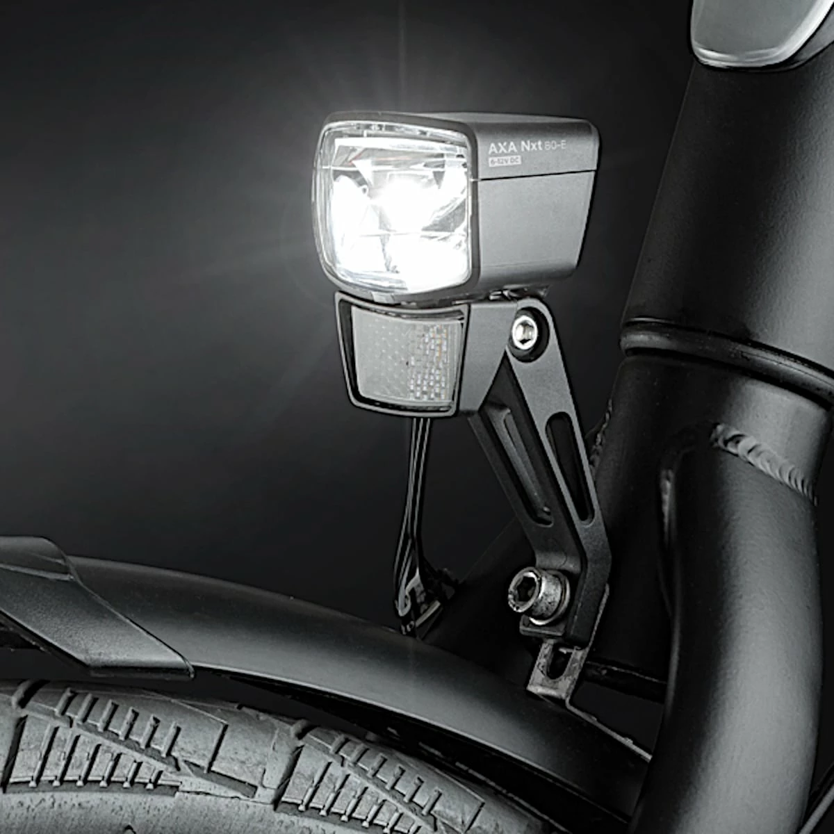 AXA NXT 80 E-Bike LED Front Light 80 Lux 6 AXA NXT 80 E-Bike LED Front Light 80 Lux - Billede 4
